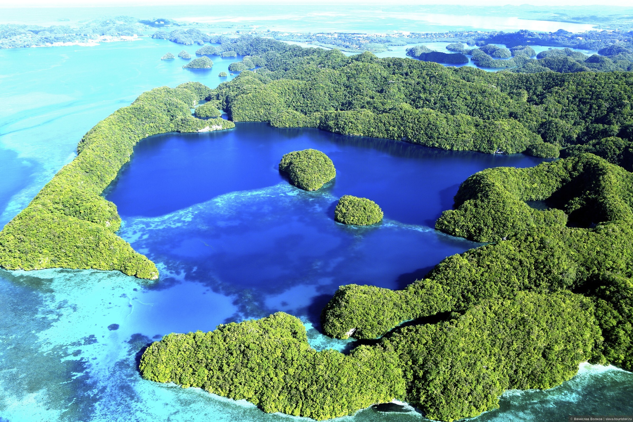 Столица микронезии. Остров Палау Микронезия. Федеративные штаты Микронезии столица. Палау - скалистые острова Палау. Федеративные штаты Микронезии острова.
