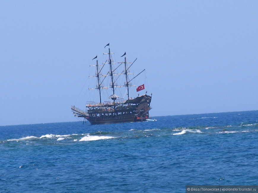 Прогулочный пиратский корабль