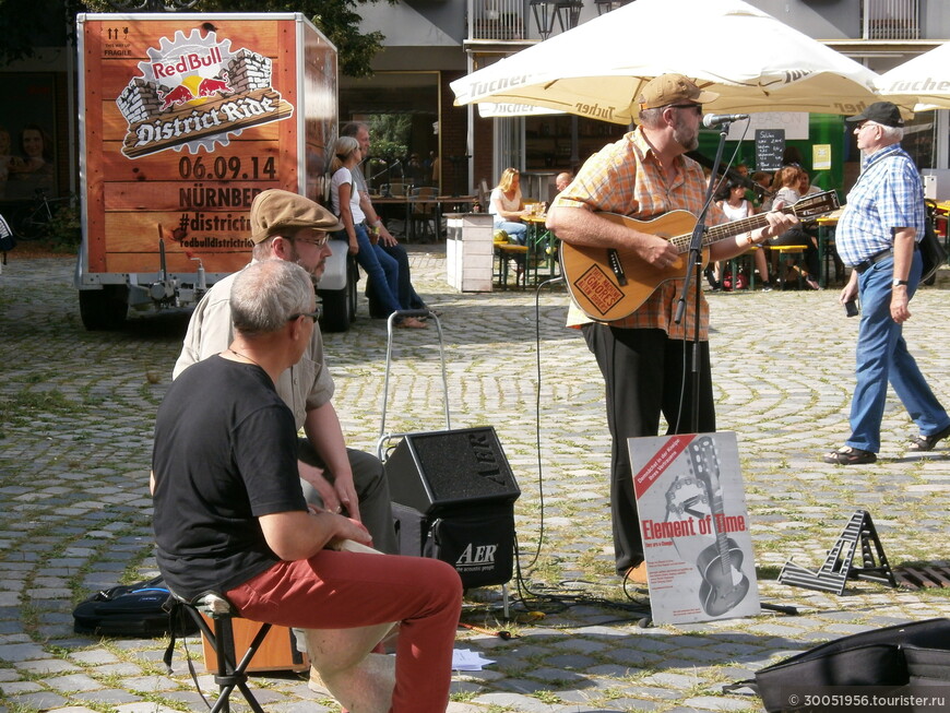 Музыкальный фестиваль в Нюрнберге-музыка, любовь и солнце-день чудесный