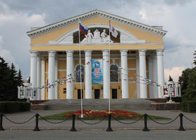 По центру Йошкар-Олы