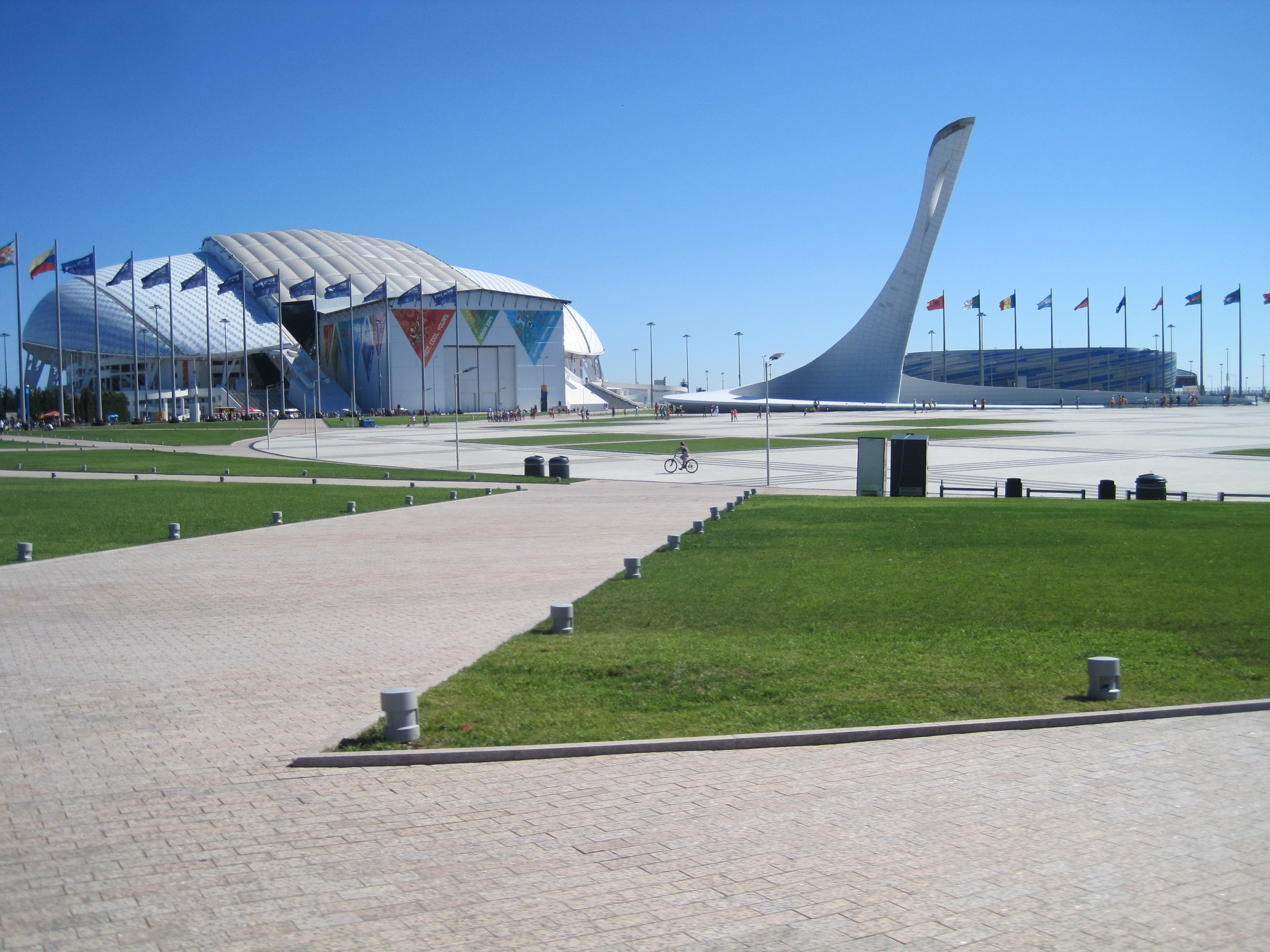 Олимпийский парк часы. Олимпийский парк Сочи. Олимпийский городок Сочи. Олимпийский парк Кемерово. Оренбургский Олимпийский парк.