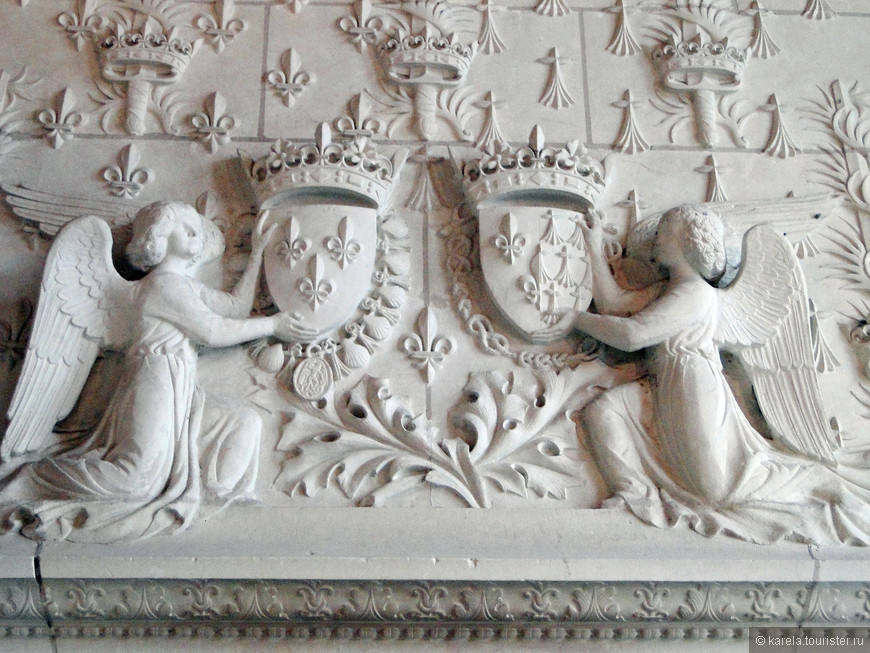 Украшение камина в замке Амбуаз (флигель Карла VIII)