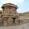 Каменная колесница на территории храма Виттала
