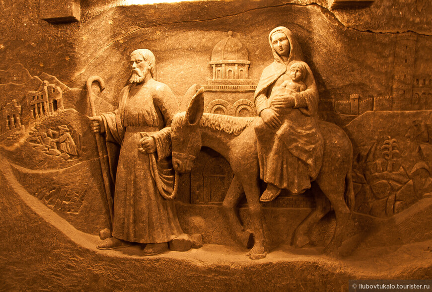 Барельеф Бегство в Египет в часовне святой Кинги
