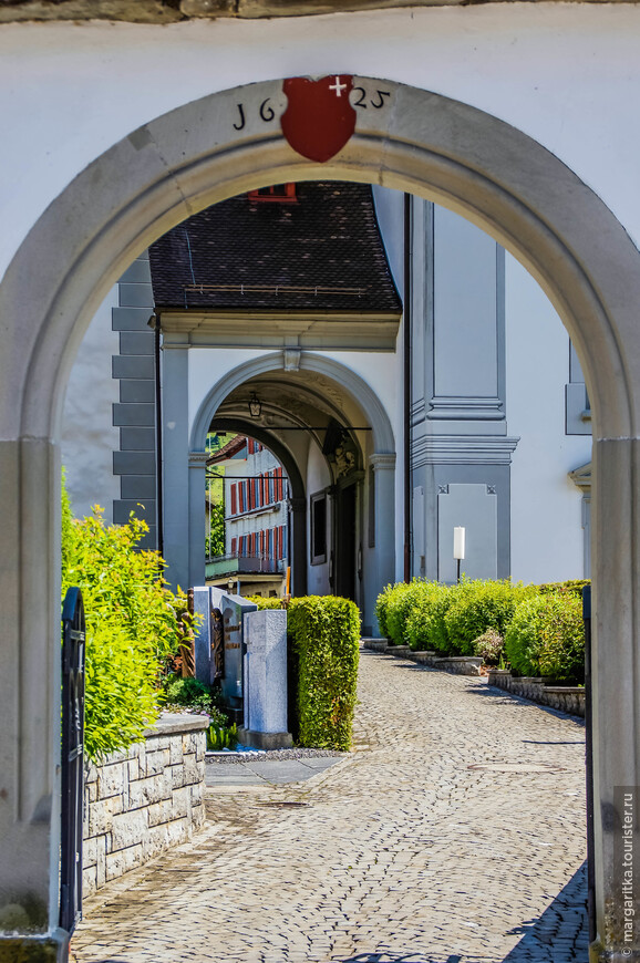 Арт — самый обычный швейцарский городок 