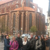 Калининградцы около величественной церкви Святого Николая в Висмаре