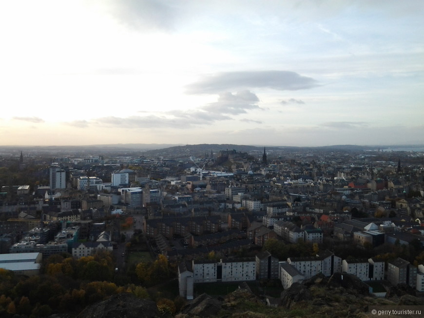 Вид на Эдинбург с Трона Артура