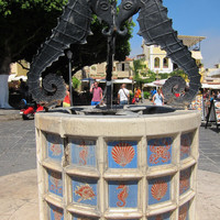 Фонтаны старого города -фонтан "Морской конёк" 