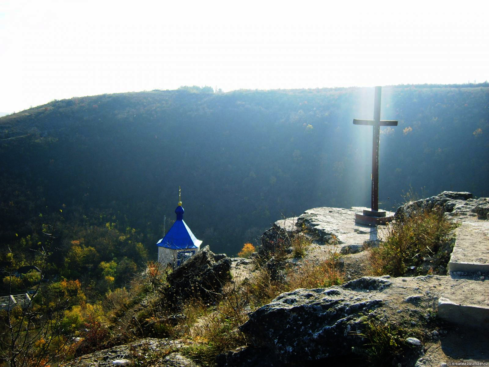 Как называются святые места. Монастырь Сахарна. Сахара монастырь Молдавия. Монастырь в Сахарне Молдова. Святые места Молдовы.