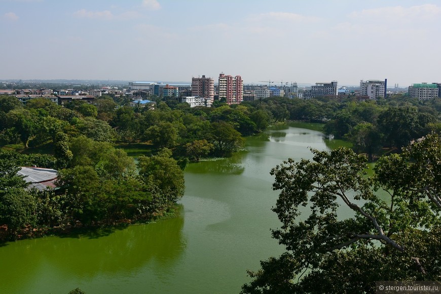 Вид на Янгон со смотровой площадки
