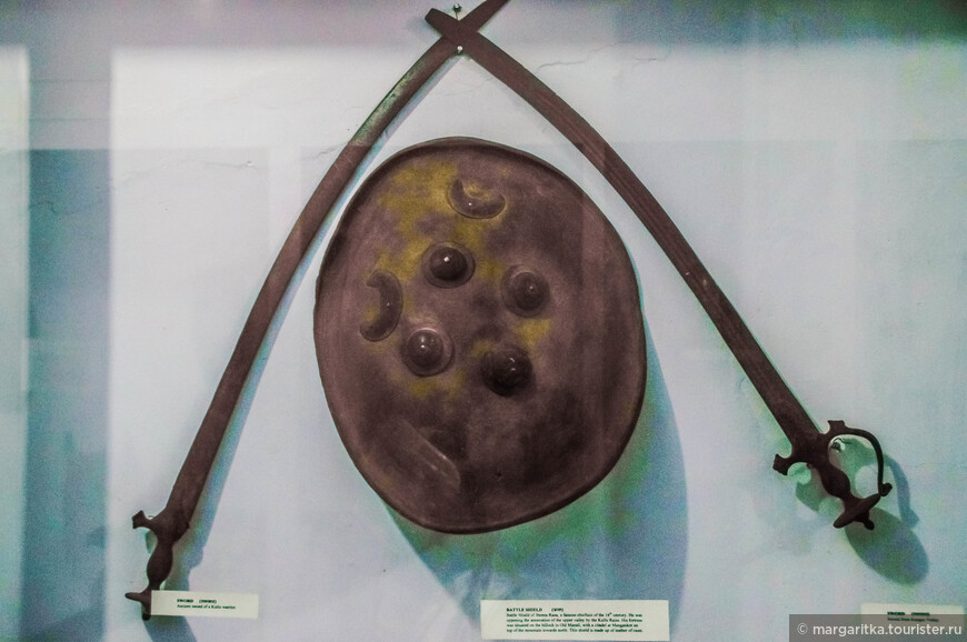 старинный щит и меч в ключе традиций коренного населения долины Куллу
