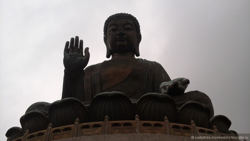 Китайские туристы и 10 000 Будд
