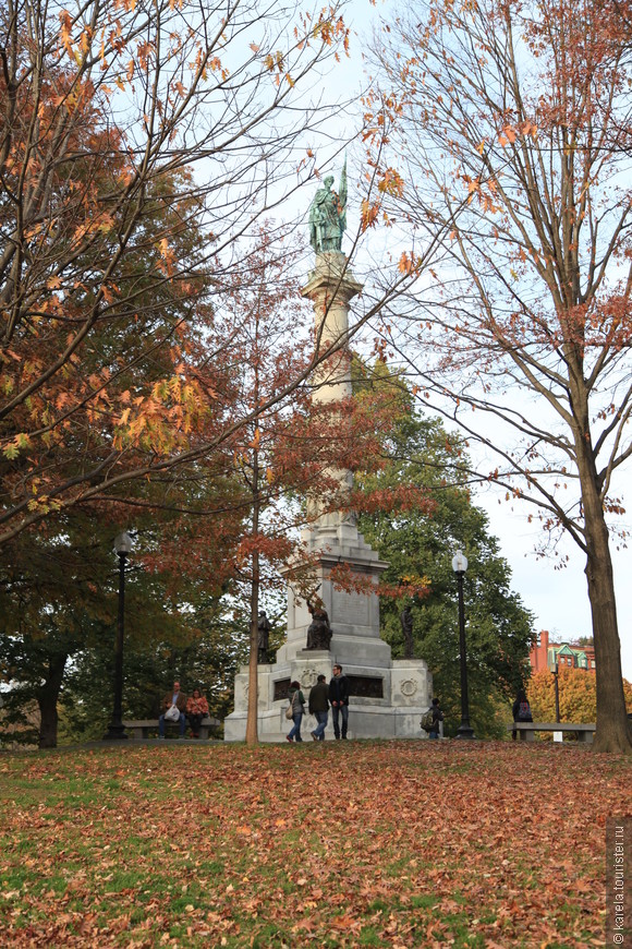 Монумент в память солдат и моряков (Soldiers and Sailors Monument), погибших в ходе Гражданской войны между Севером и Югом