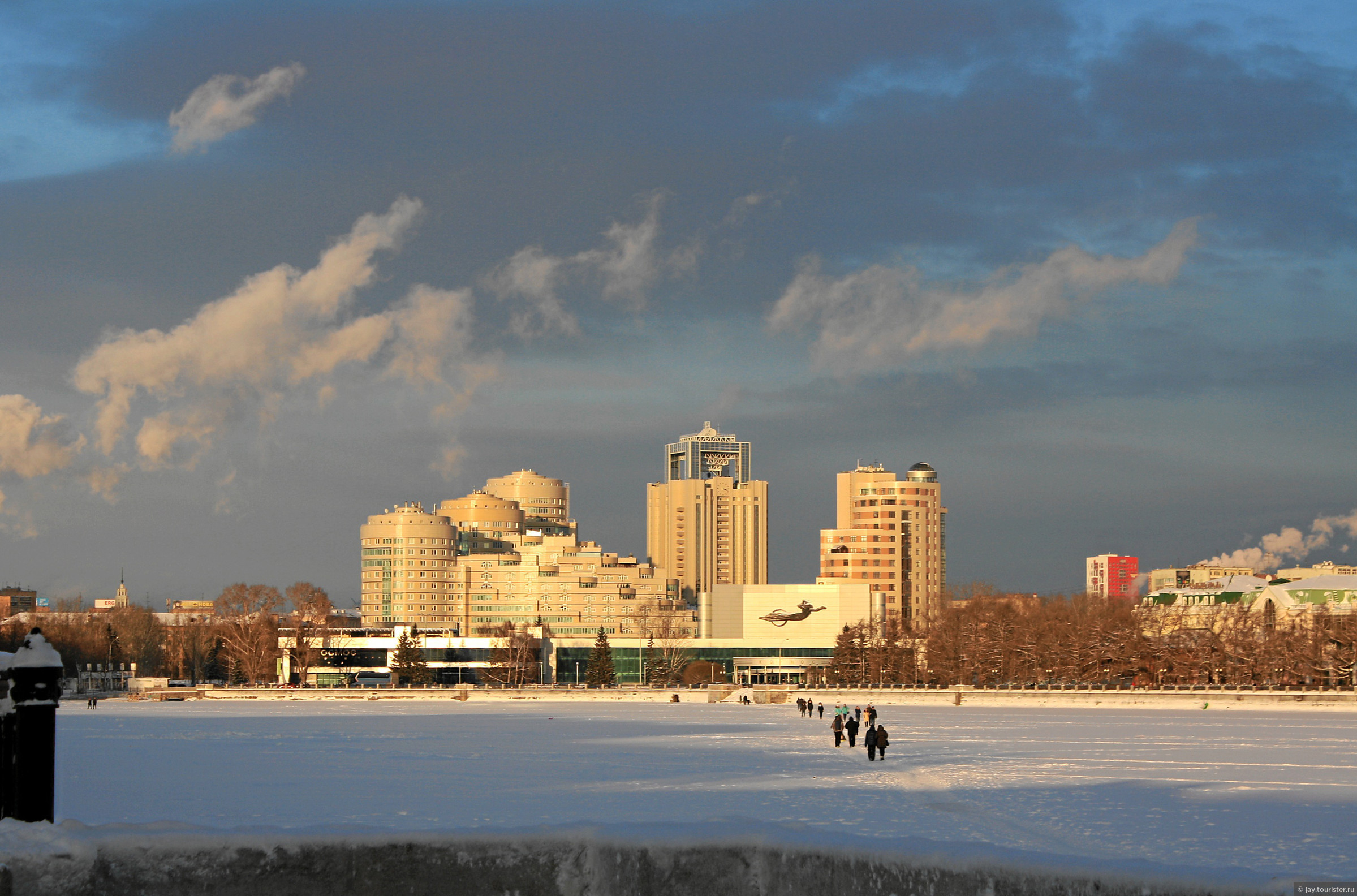 Зима в екатеринбурге. Екатеринбург зимой. Красивые места для фото в Екатеринбурге зимой. Туризм в Екатеринбурге зимой. Екатеринбург зимой днем красивые места.