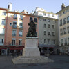 Площадь Сент Андре, памятник рыцарю без страха и упрёка