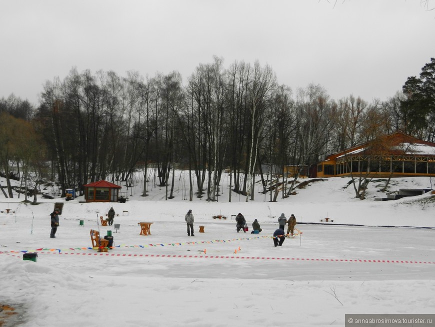 Через дорогу от Москвы…