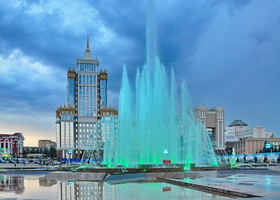 34. Вечером фонтан расцветает. Будете проездом – заезжайте в Саранск, интересный город.