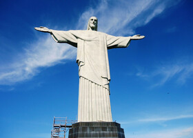 Корковадо и статуя Христа-Искупителя в Рио
