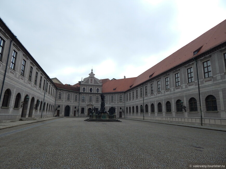 Мюнхен: от Новой Ратуши до замка Блютенбург