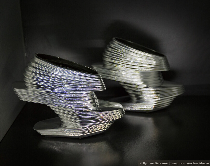 NOVA Shoe, Zaha Hadid (2013). Высота каблука - 16 см, материал - хром.