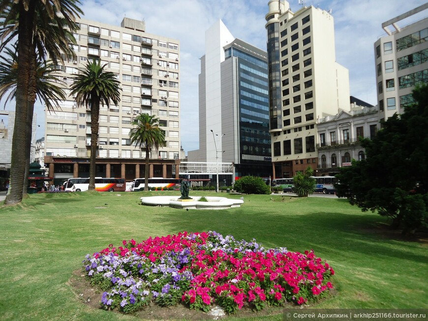 По центру столицы Уругвая — Монтевидео, встречая Новый Год — 2015!