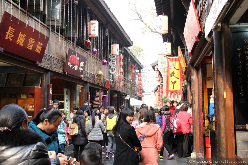 Прогулка по настоящему Китаю: улица Цзинли в Чэнду.