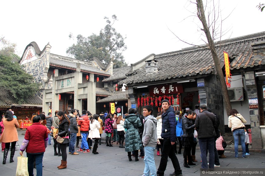 Прогулка по настоящему Китаю: улица Цзинли в Чэнду.