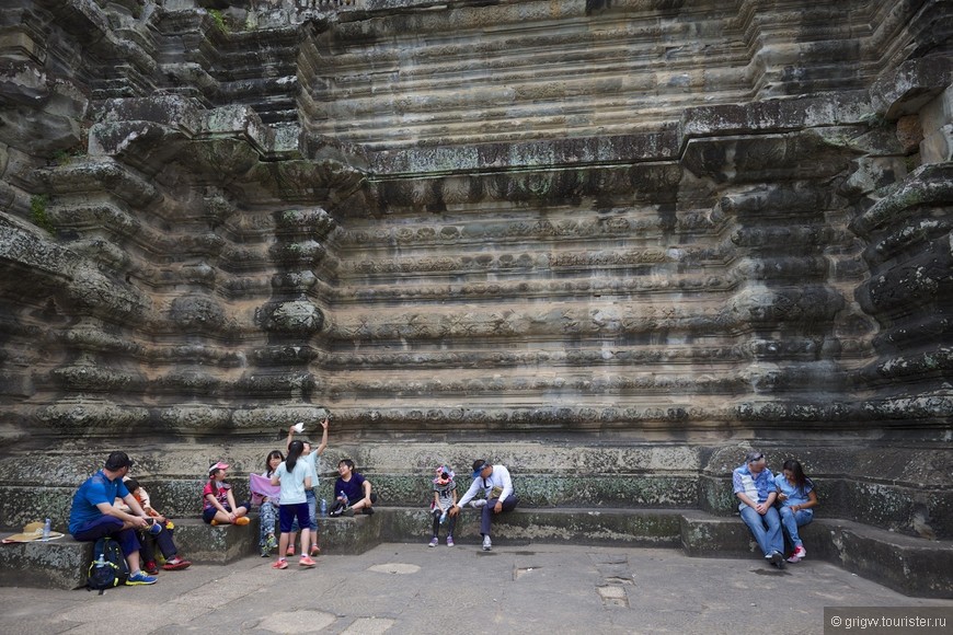 Ангкор Ват самое большое культовое строение в мире.