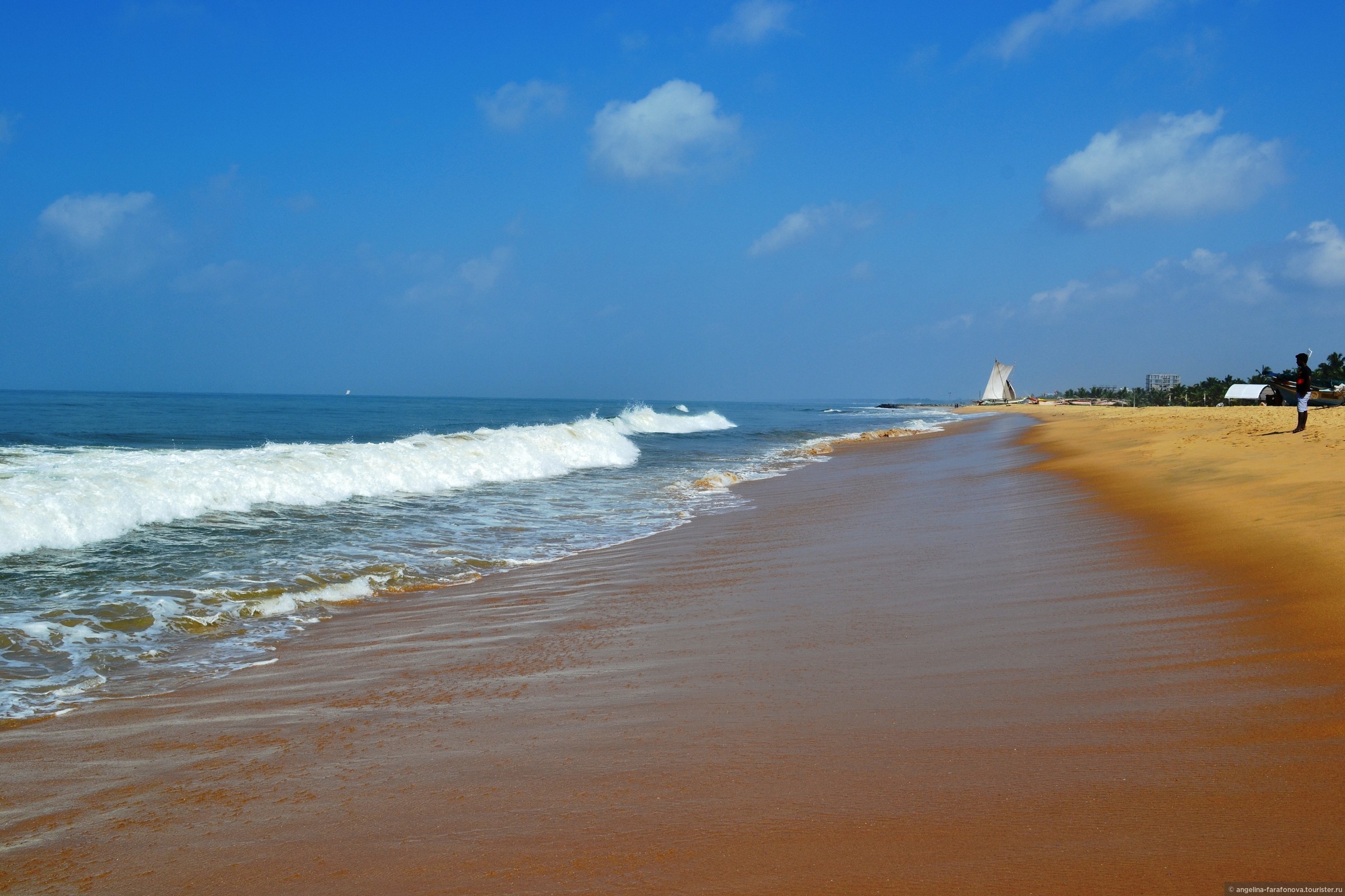 Шри ланка температура моря. Негомбо Шри Ланка. Негомбо волны. Негомбо в феврале. Песчаные пляжи Негомбо.