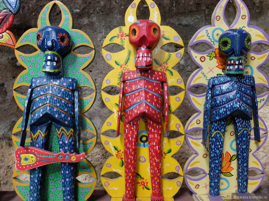 Магазин странных и шокирующих сувениров в Антигуа Гватемала. 18+