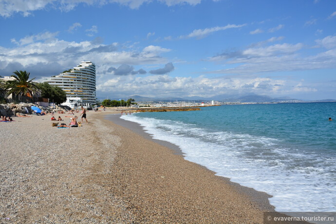 Villeneuve-Loubet - еще один прекрасный город Лазурного берега.