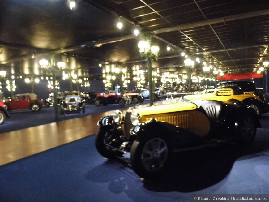Крупнейший автомобильный музей мира.