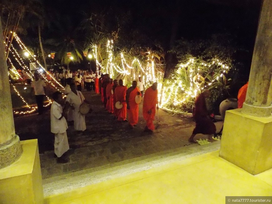 Буддисткие монахи Шри-Ланки
