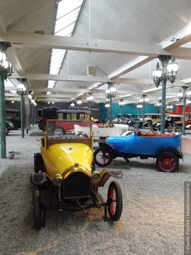 Крупнейший автомобильный музей мира.