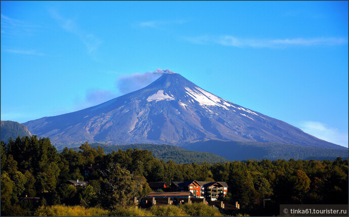Главное действующее лицо Араукании - вулкан Вильяррика.  Периодически он дымился, но до извержения лавы дело к счастью не дошло.
