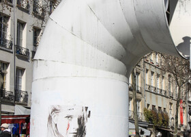 Украшения Парижа: граффити, вывески и пр.