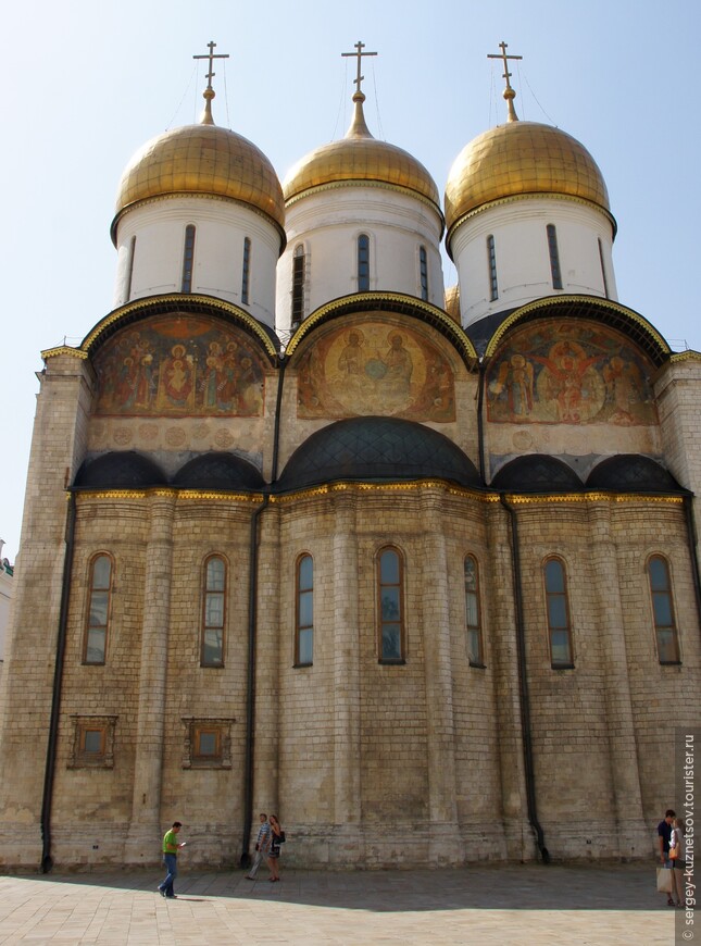 Успенский Собор — старейшее каменное здание Москвы