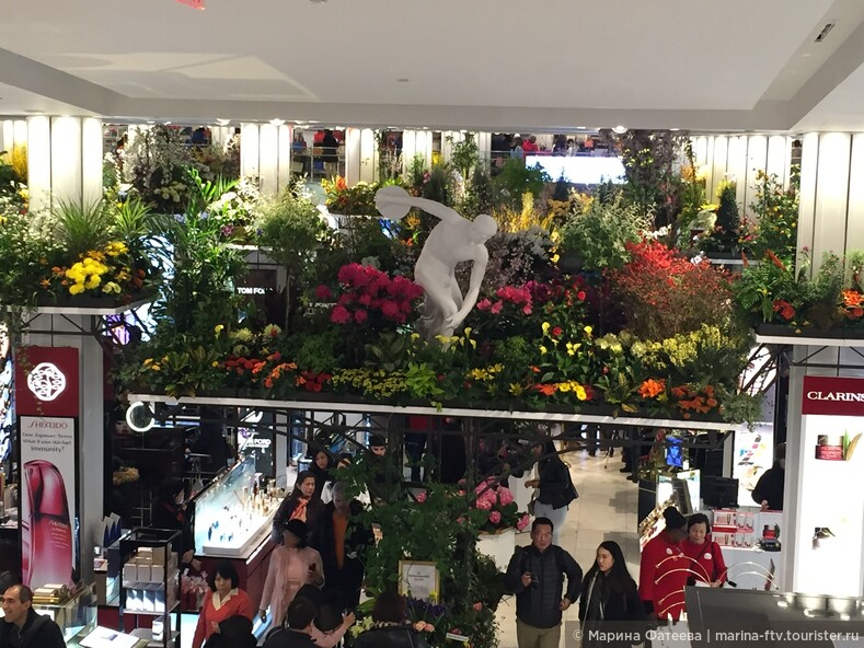 Фестиваль цветов Macy's в Нью-Йорке.