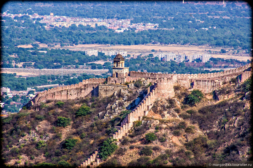 Нахаргар (Nahargarh) форт — такой близкий и такой далекий