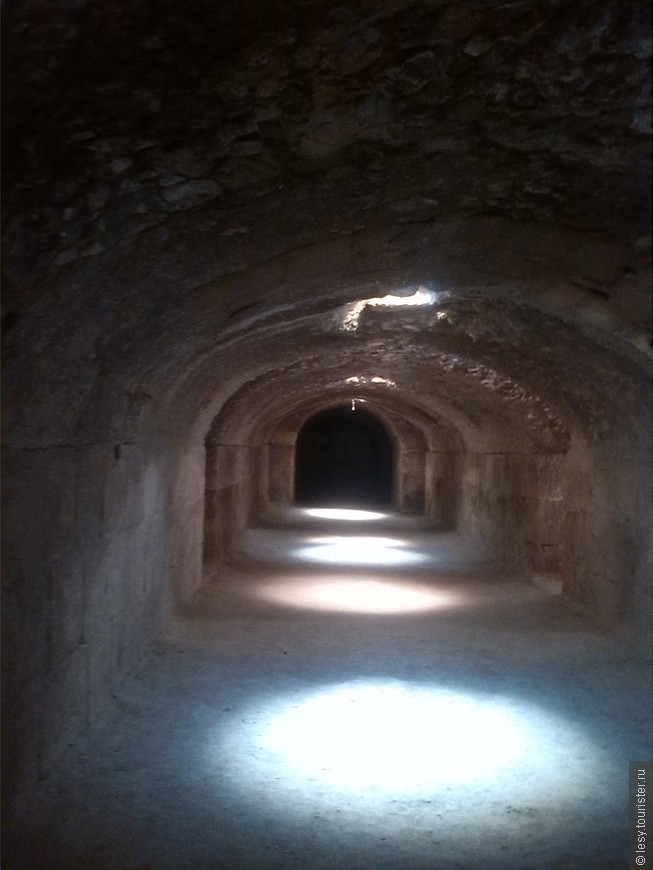 В Риме тоже есть подземные ходы но туда не пускают, а здесь они точная копия и хорошо сохранились.