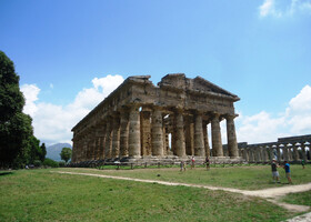 Самостоятельно по югу Италии - в  Пестум — к его древнегреческим храмам