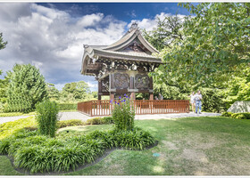 
Японские ворота (Chokushi-Mon).