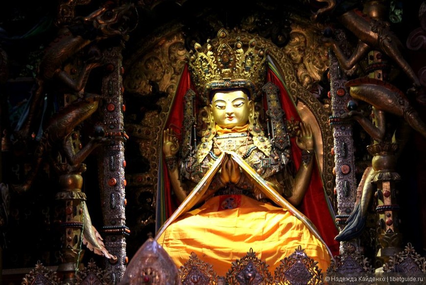 статуя 7го века!!!
Четырехрукий Авалокитешвара