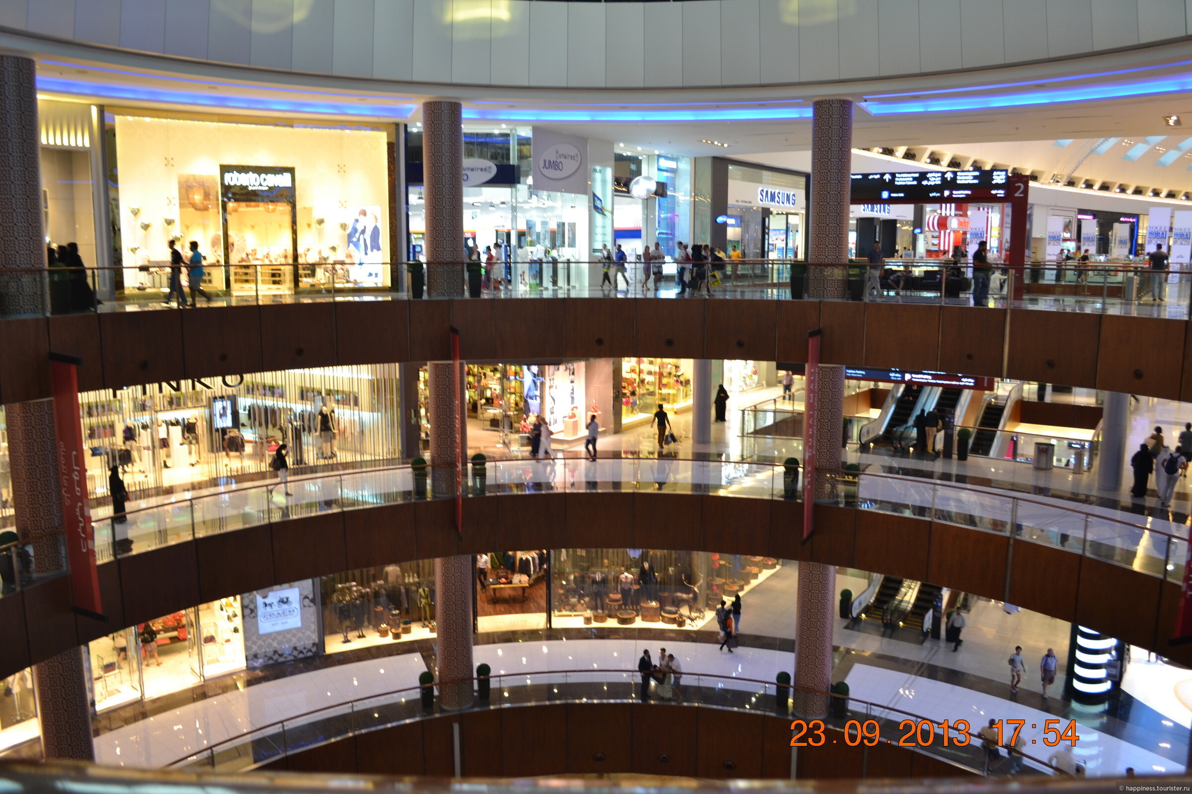 Дубай молл список магазинов. Дубай Молл бутик Прадо. Торговый центр Дубай Молл. Дубай Молл перечень магазинов. Крупнейшего в мире торгово-развлекательного комплекса Dubai Mall..