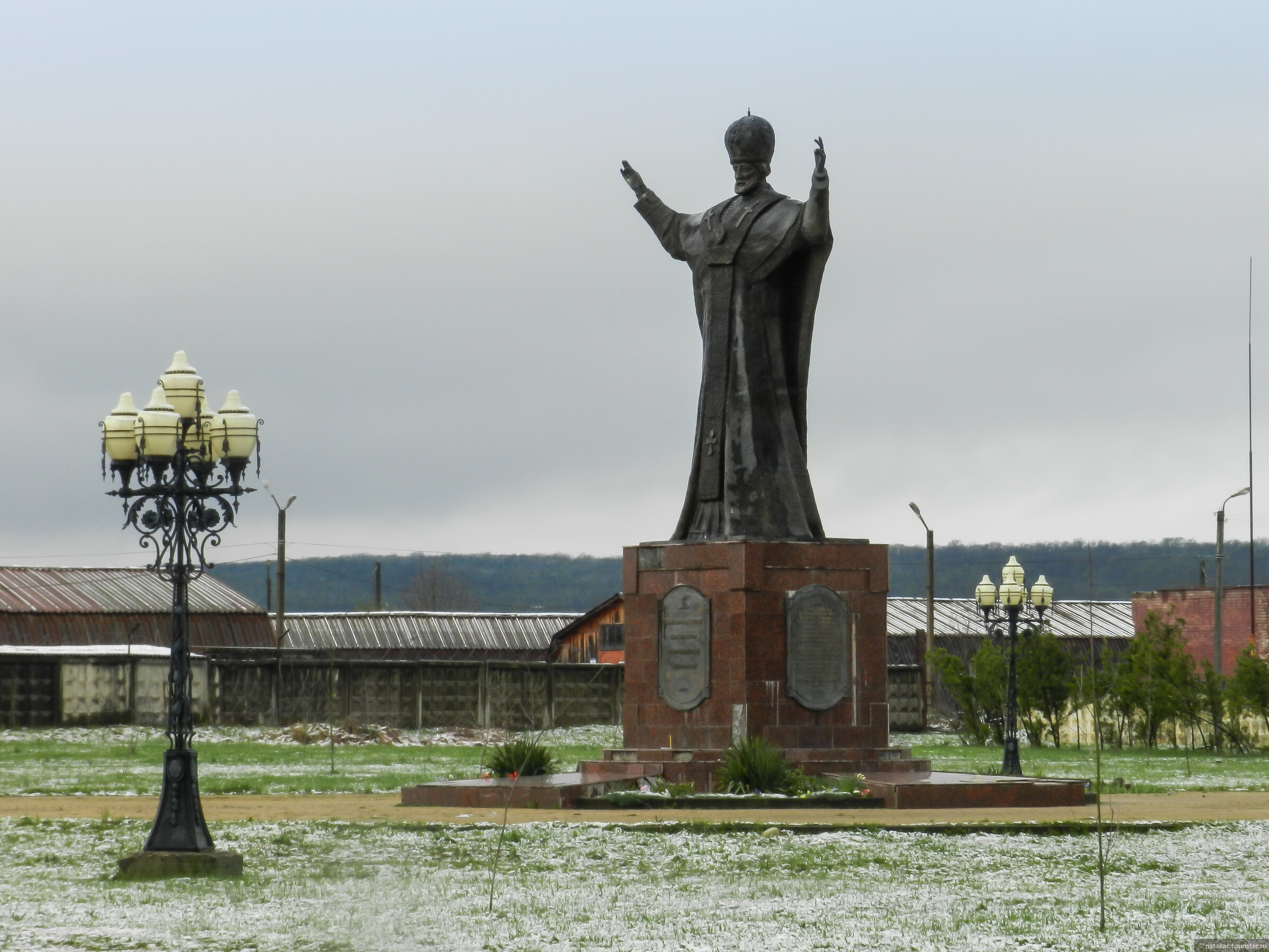 Анадырь памятник Николаю Чудотворцу