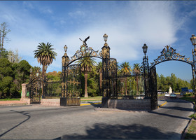 Ворота в парк Сан-Мартин.