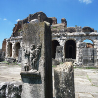 Самостоятельно в древний город Капую (Италия)