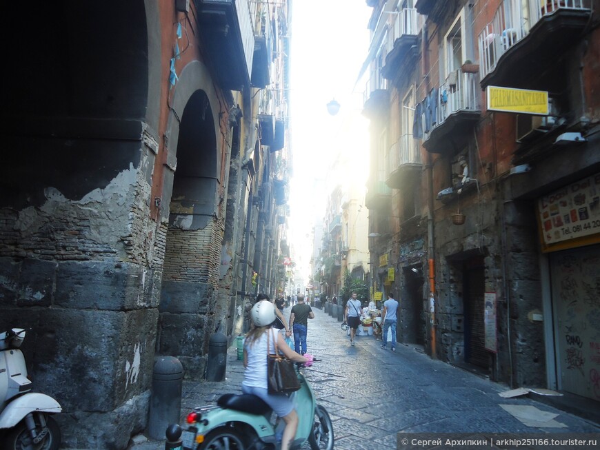 Самостоятельно по средневековому Неаполю, или завершение третьего путешествия по Италии летом 2014 года.