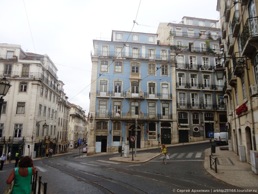 По современному Лиссабону — район Ориенте.