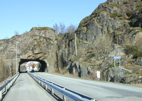 Туннель перед въездом в Свольвер.
